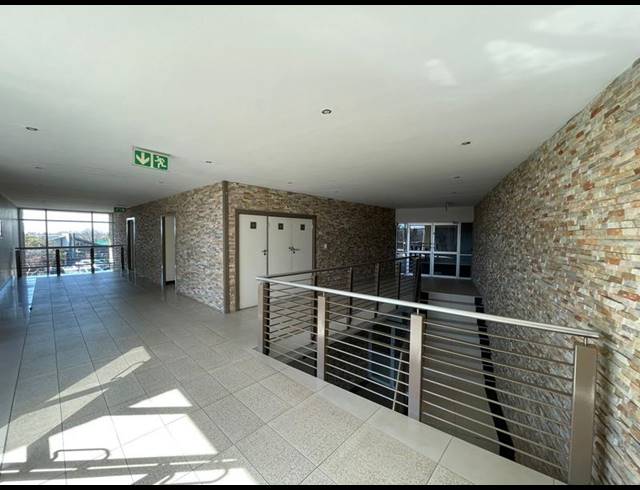 BUSINESS PROPERTY TO RENT IN MIDSTREAM ESTATE